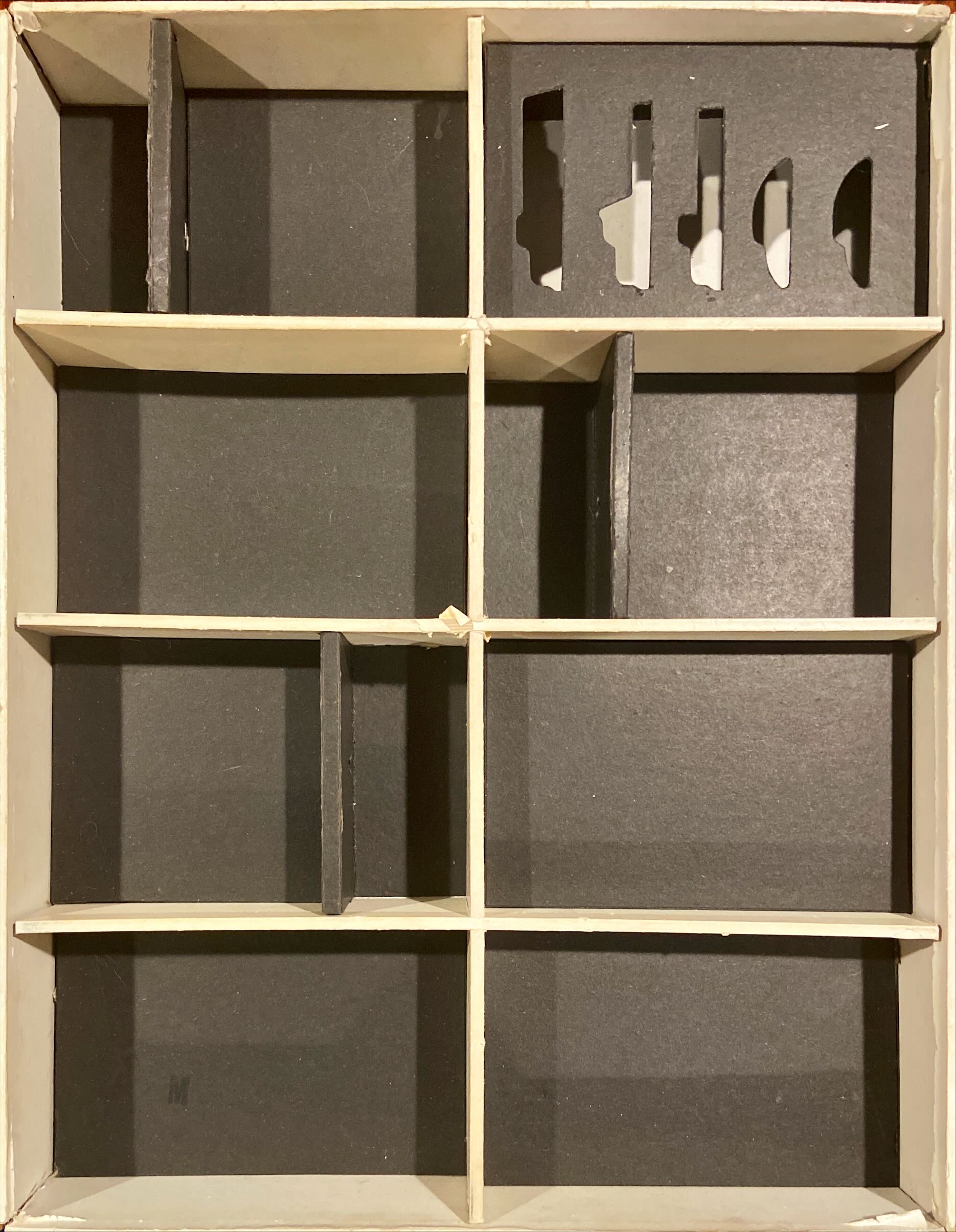 empty 725 box with inserts