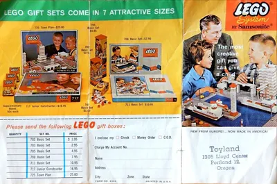 LEGO Retailer Brochure - Outside